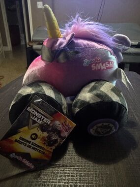 Spin Master Monster Jam Sparkle Smash Plush Monster Truck Purple Engine Sounds